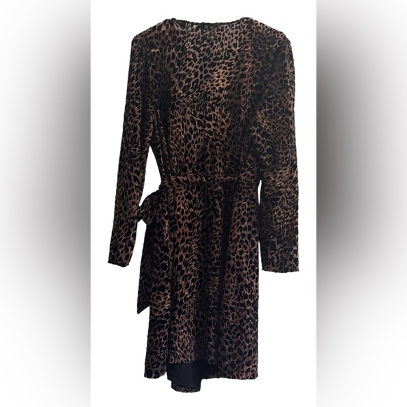 New C&V Chelsea and Violet Long sheer Sleeve Leopard Print Wrap Dress Size XXL - Picture 7 of 9